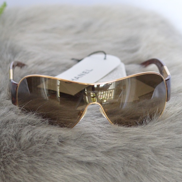 Authentic CHANEL Tort. Shell/Brown Sunglasses 4154